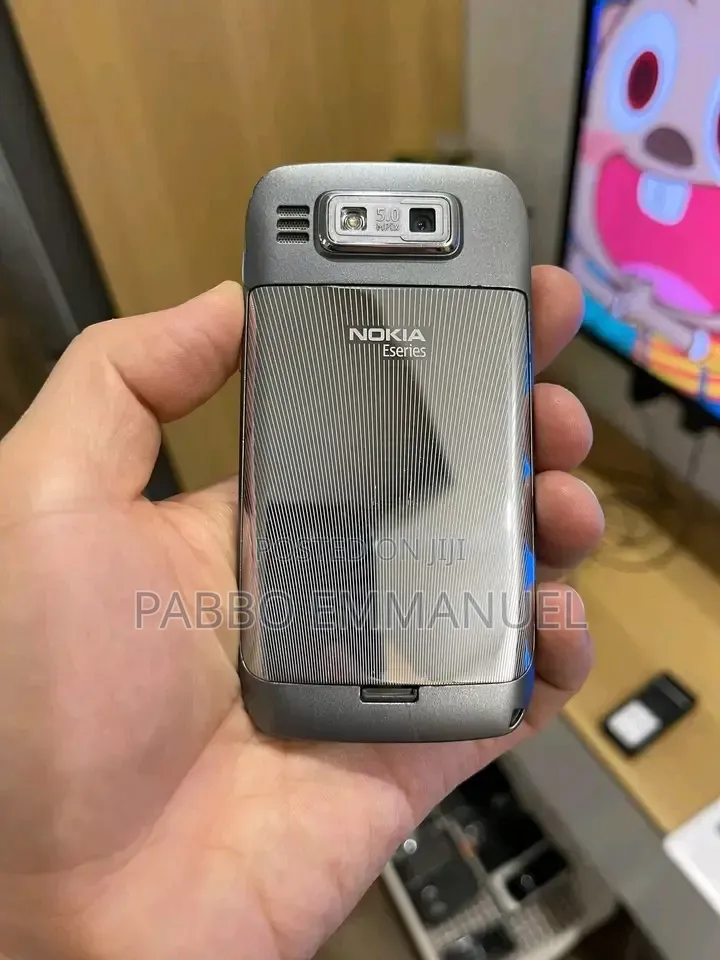 Nokia E72 Gray