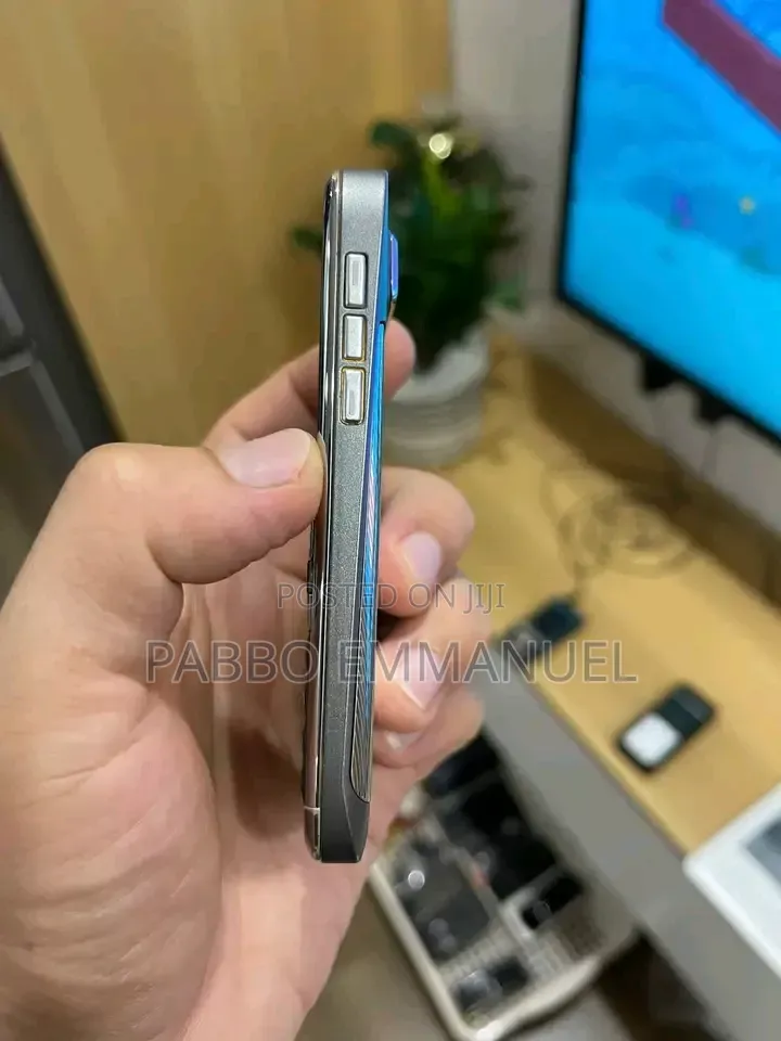 Nokia E72 Gray