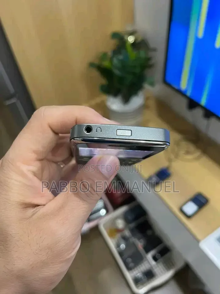 Nokia E72 Gray