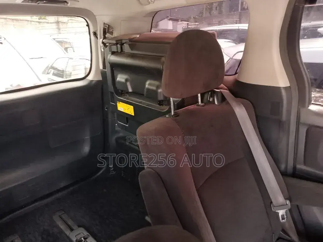 Toyota Vellfire V 2.4 4WD 7-Seater 2010 White