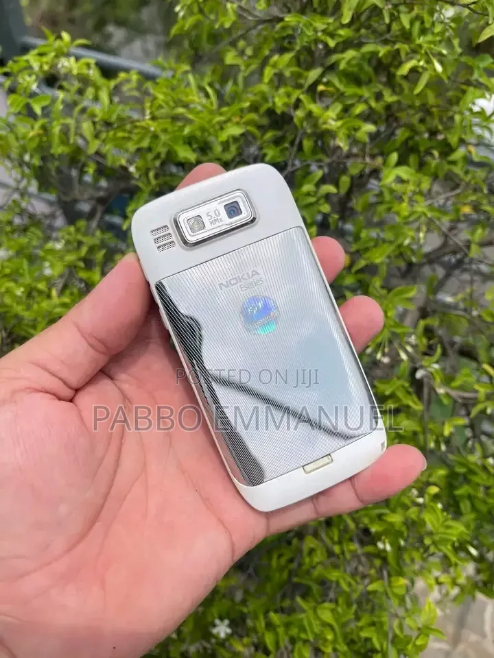 Nokia E72 Silver