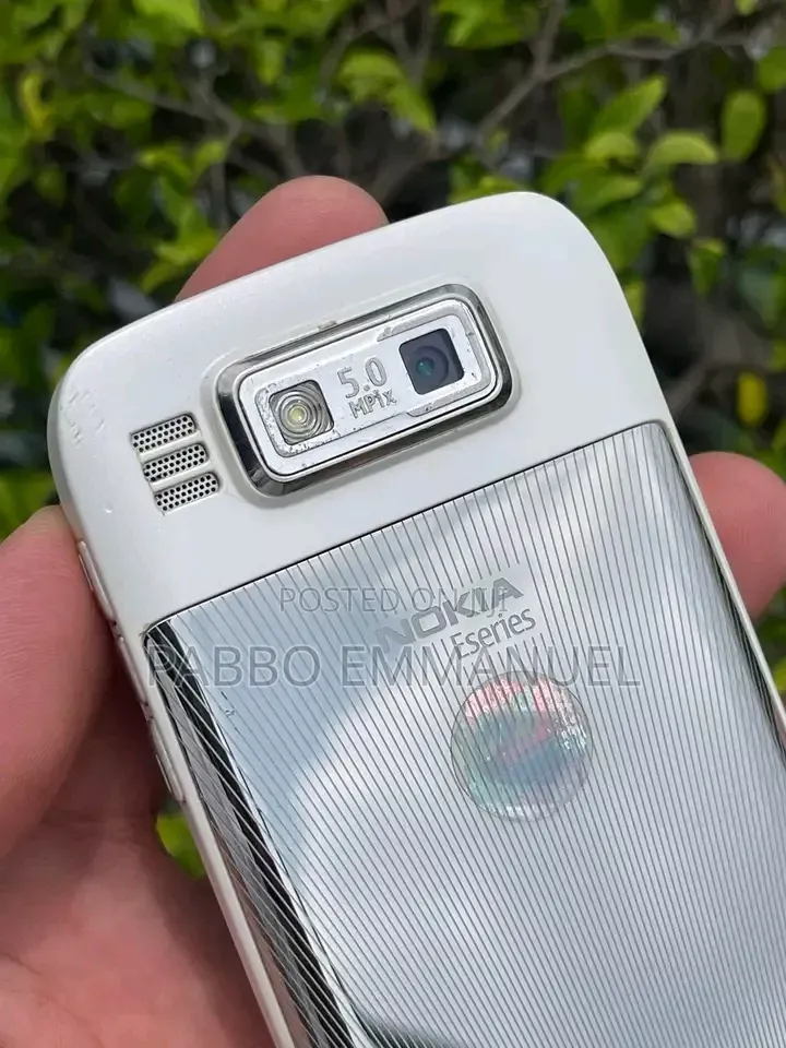 Nokia E72 Silver
