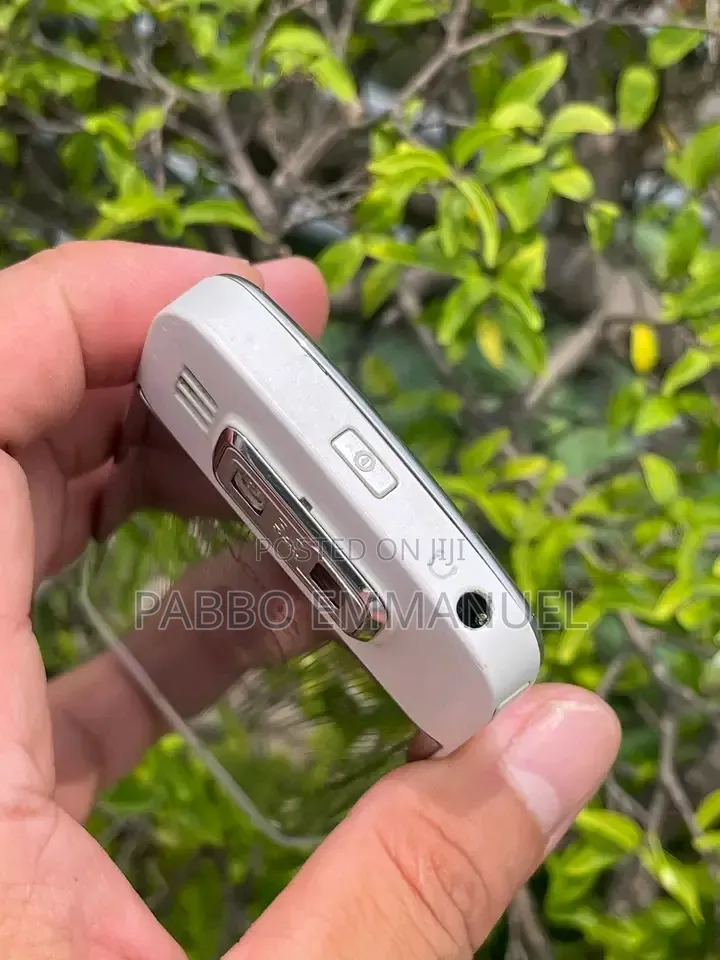 Nokia E72 Silver