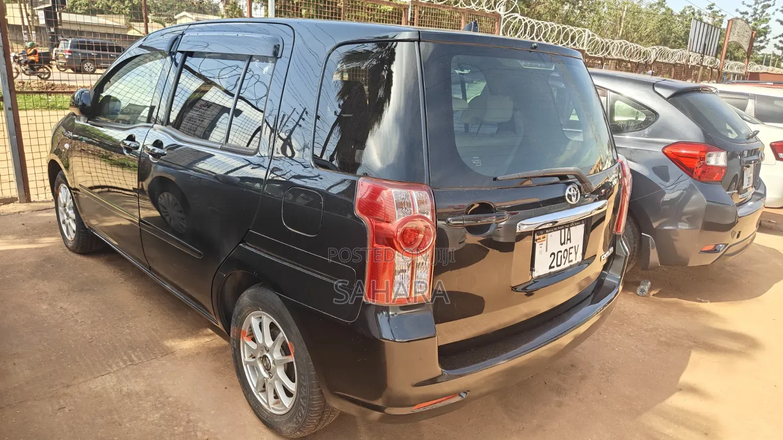 Toyota Raum 2011 Black