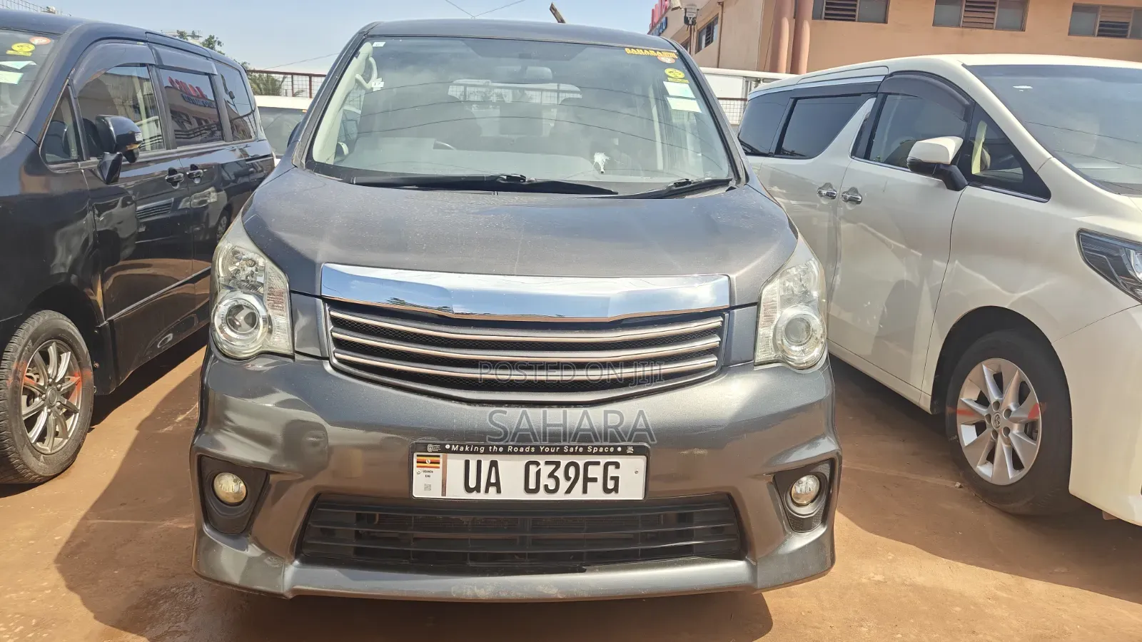 Toyota Noah 2011 Gray