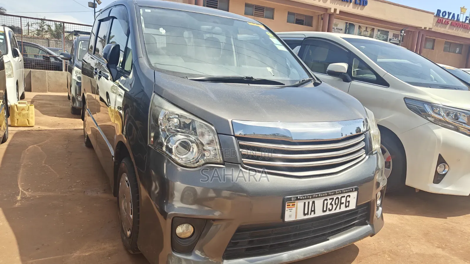 Toyota Noah 2011 Gray