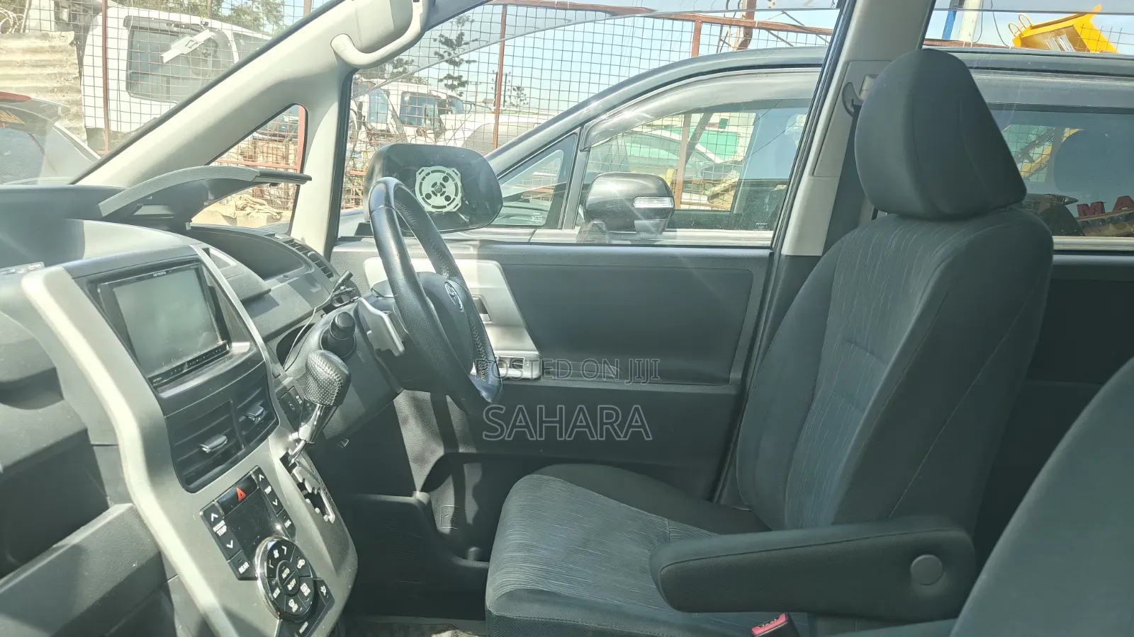 Toyota Noah 2011 Gray