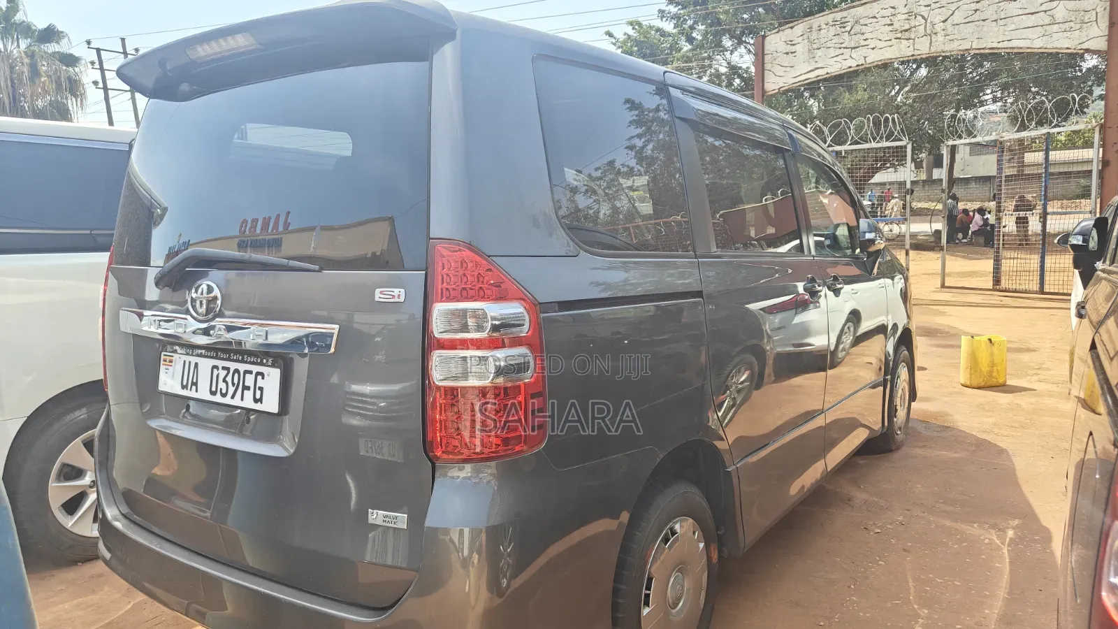 Toyota Noah 2011 Gray