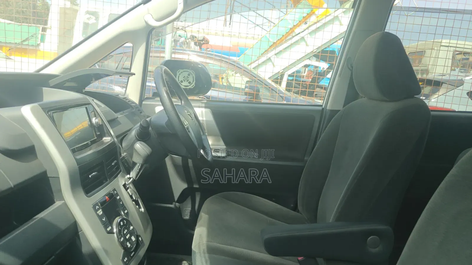 Toyota Noah 2011 White