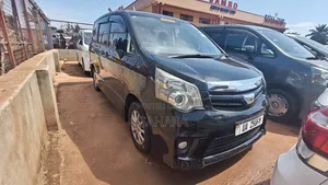 Toyota Noah 2011 Black