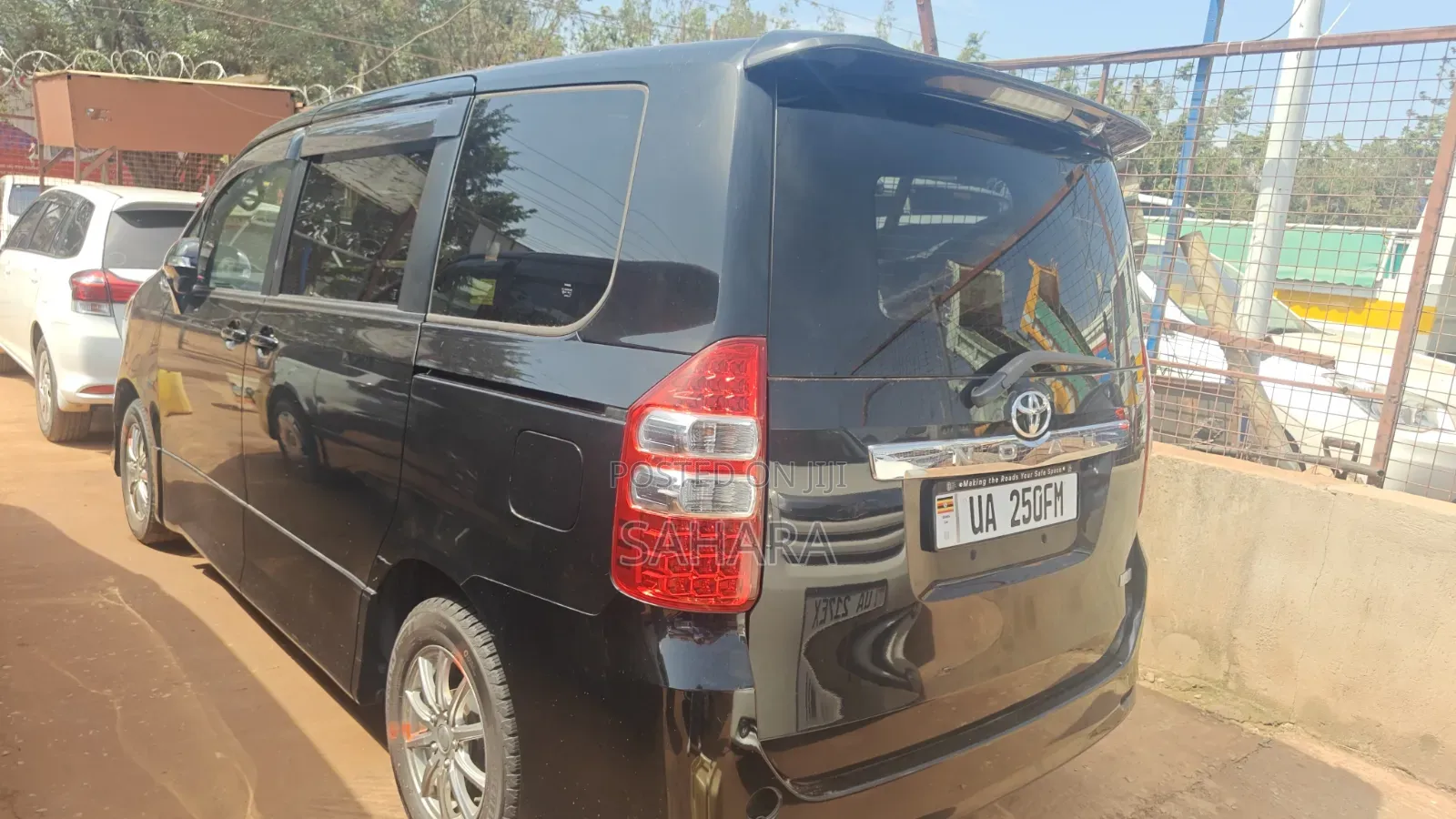 Toyota Noah 2011 Black
