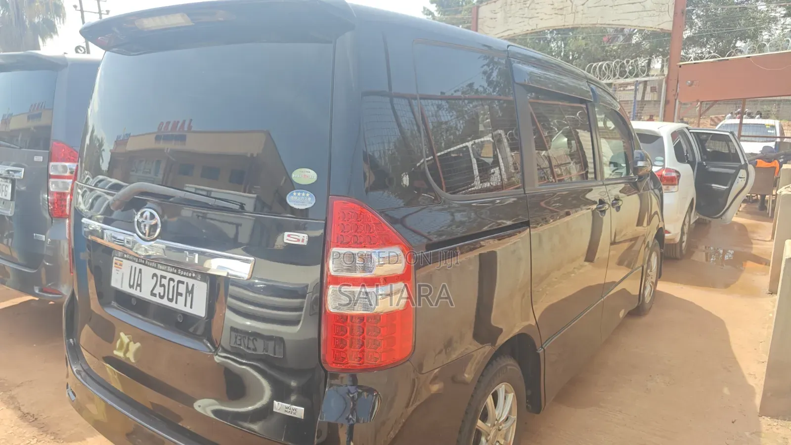 Toyota Noah 2011 Black