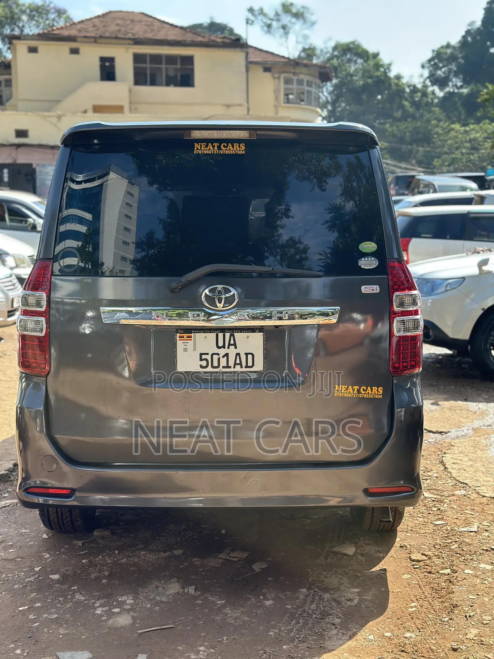 Toyota Noah 2012 Silver