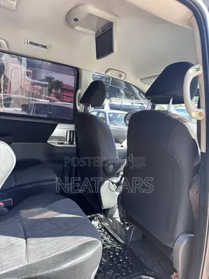 Toyota Noah 2012 Silver