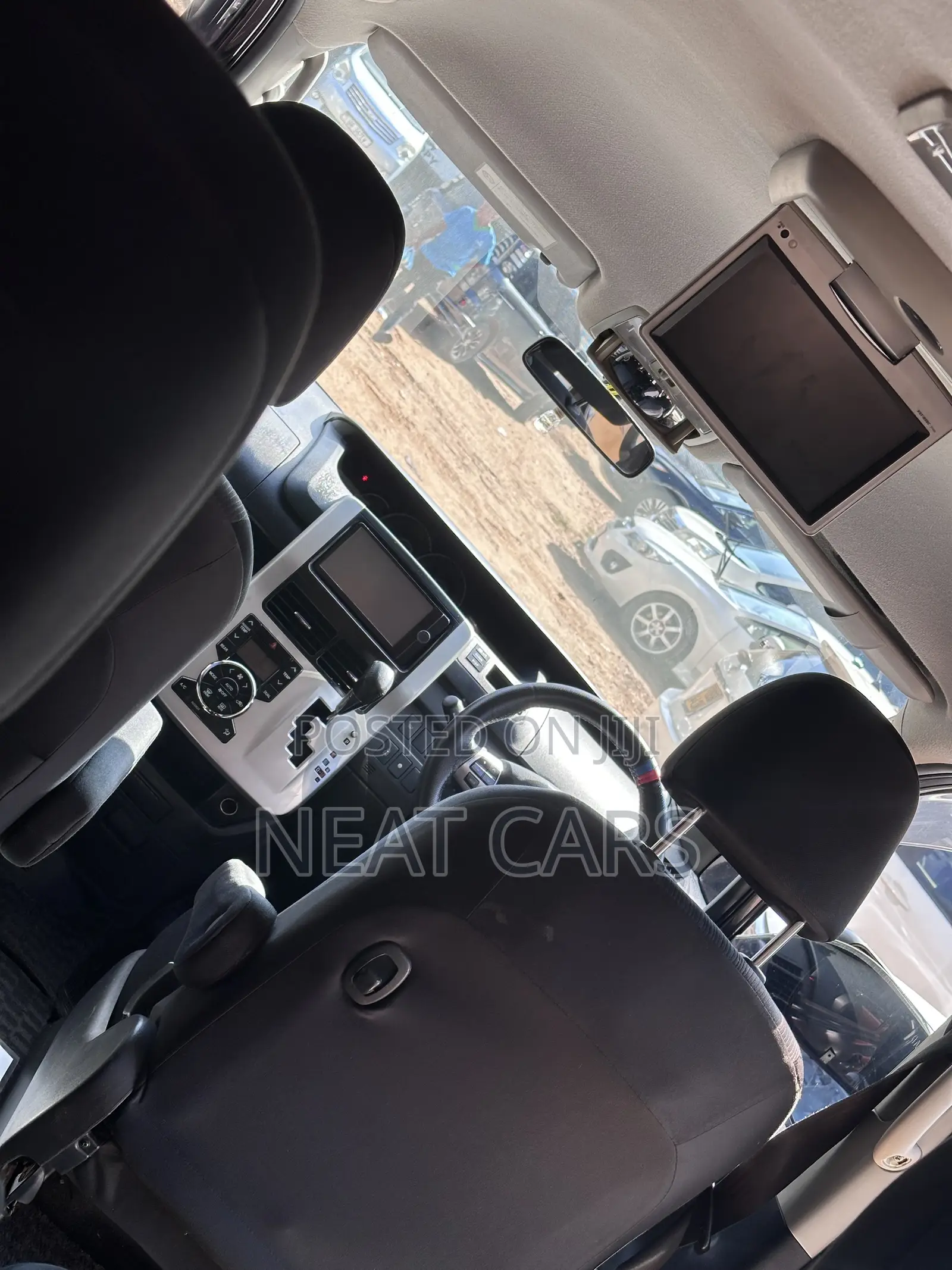 Toyota Noah 2012 Silver