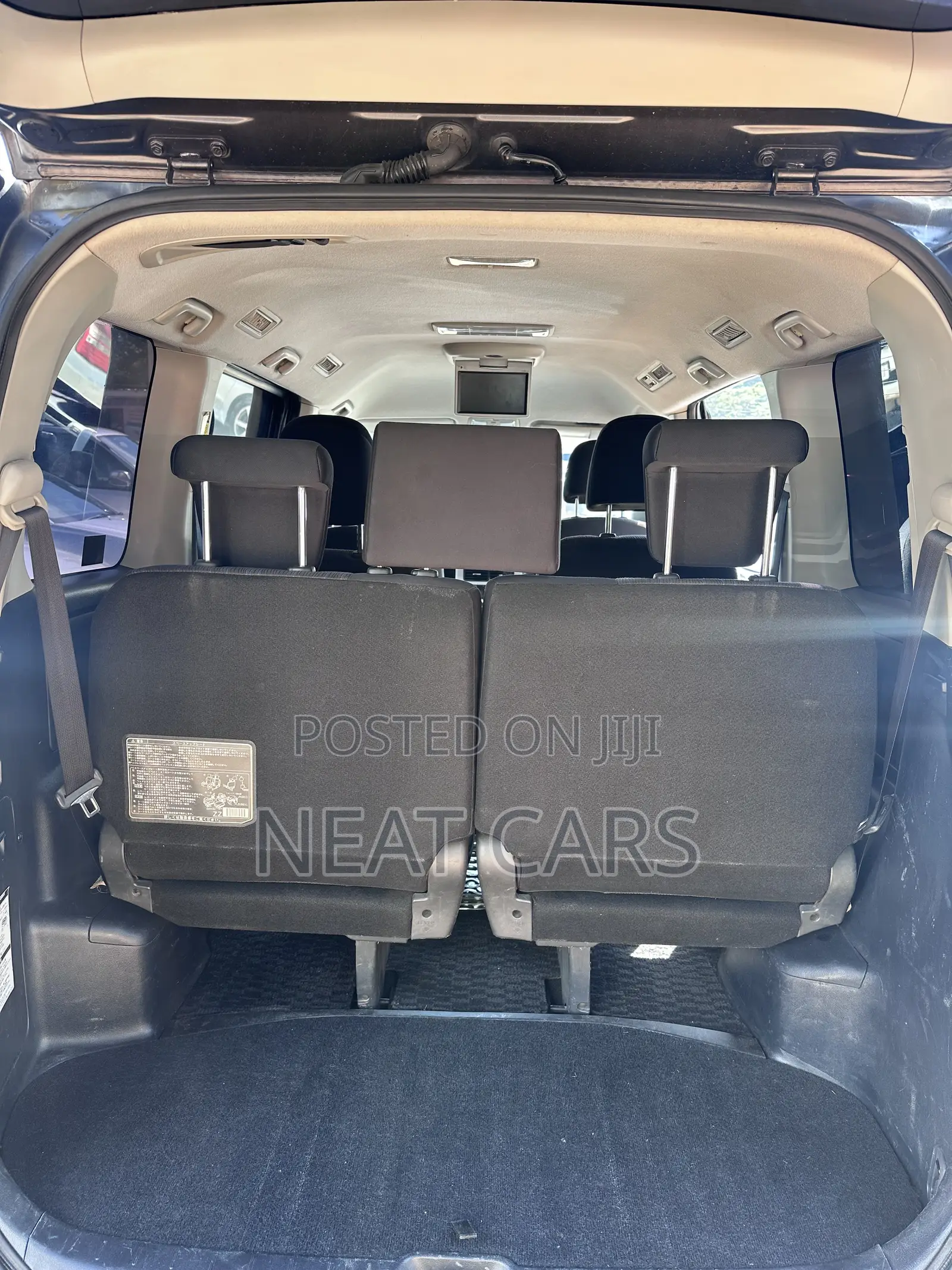 Toyota Noah 2012 Silver