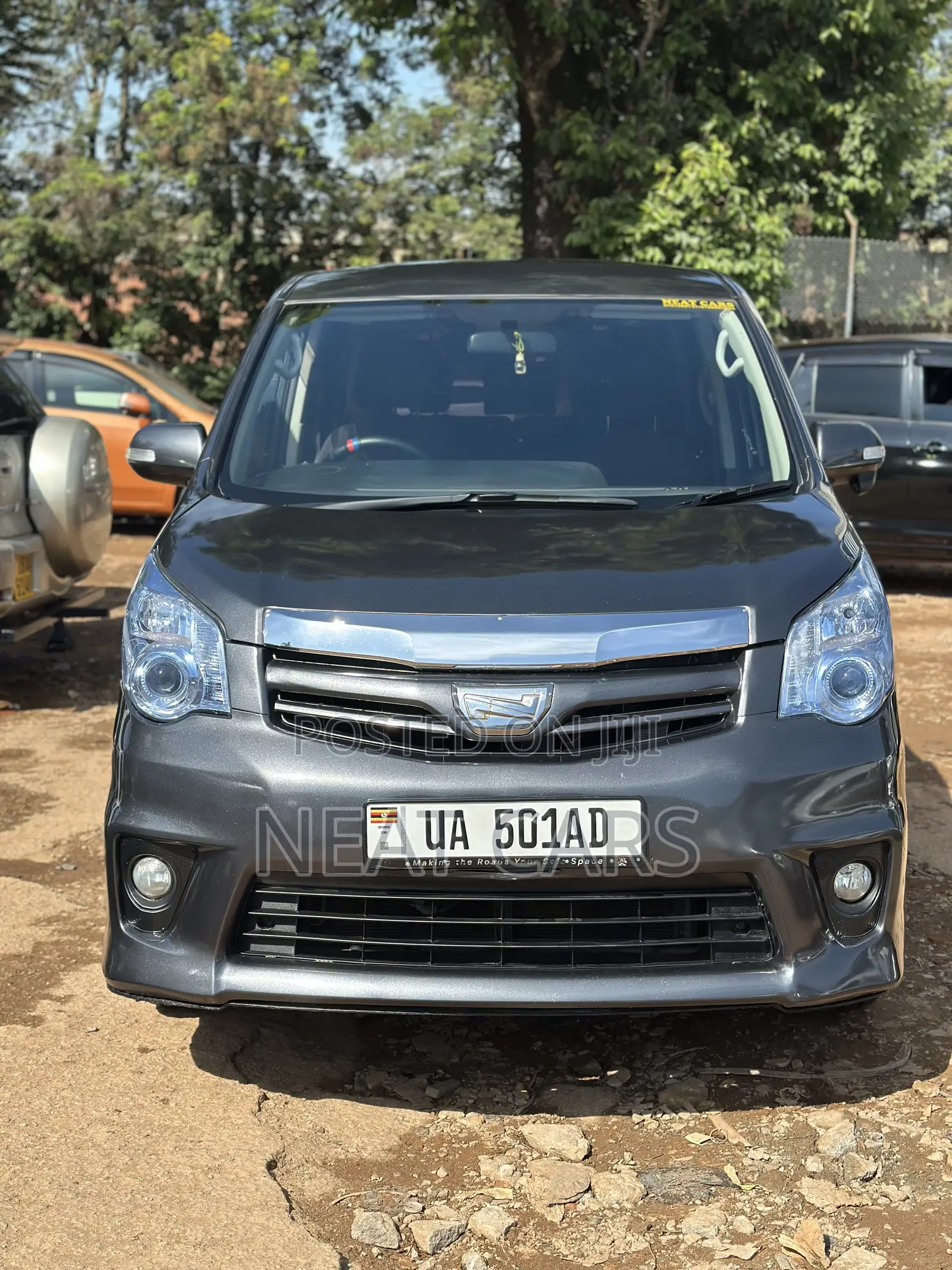 Toyota Noah 2012 Silver