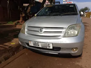 Toyota IST 2004 Silver