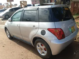 Toyota IST 2004 Silver
