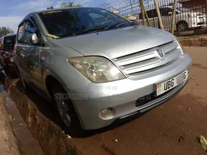 Toyota IST 2004 Silver