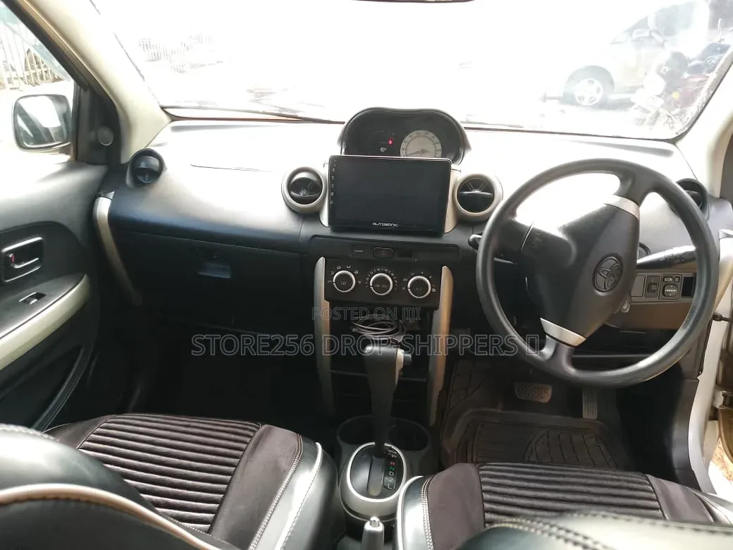 Toyota IST 2004 Silver
