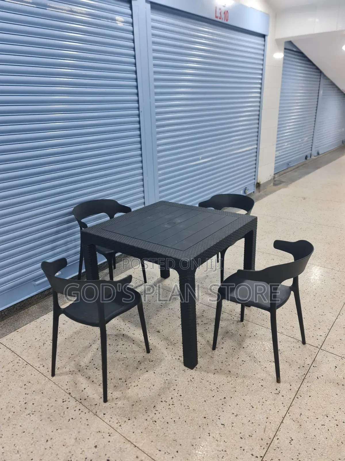 Compound Dining Plastic Table and Chairs Plastic Table and Chairs