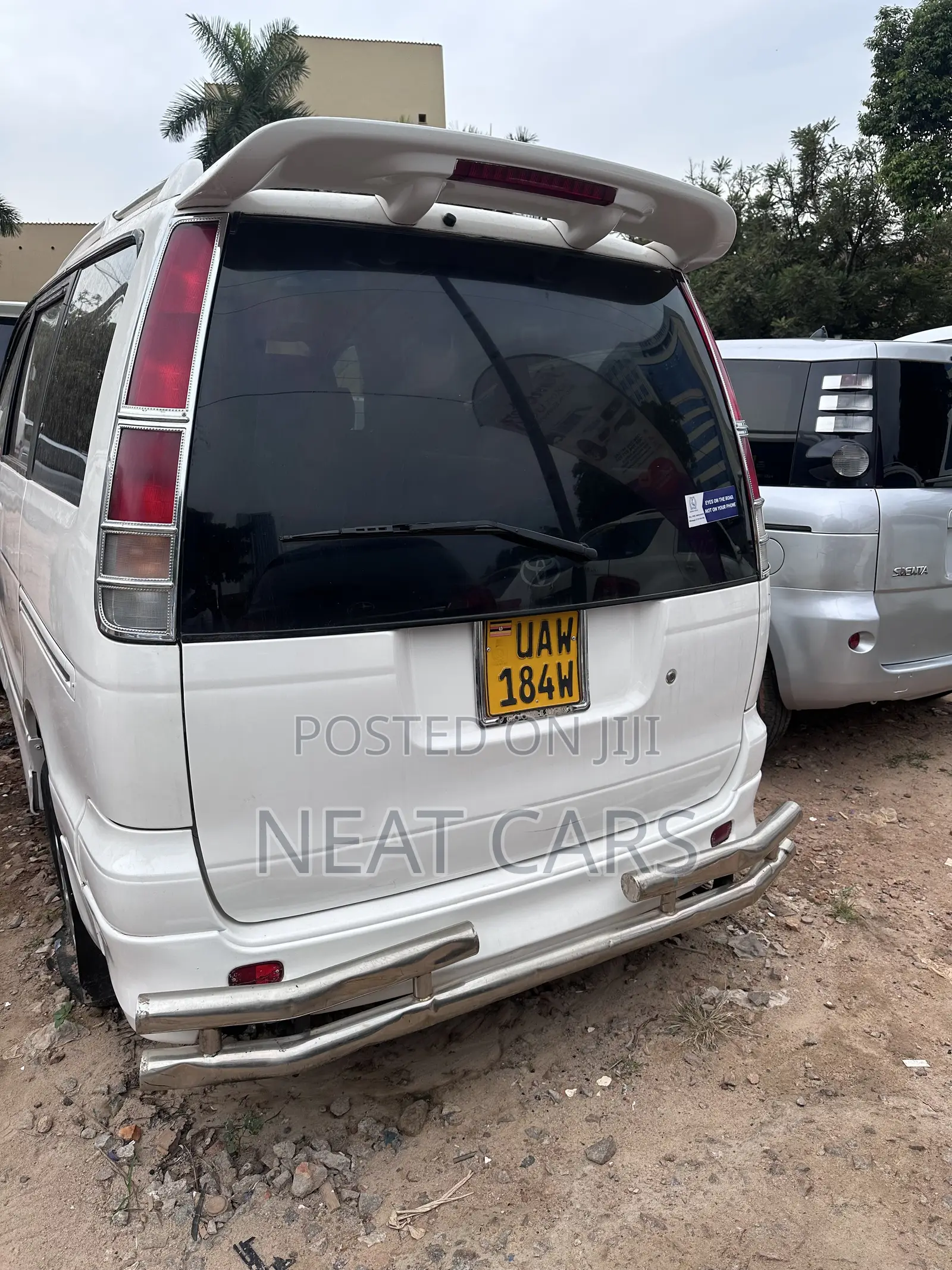 Toyota Noah 2001 White