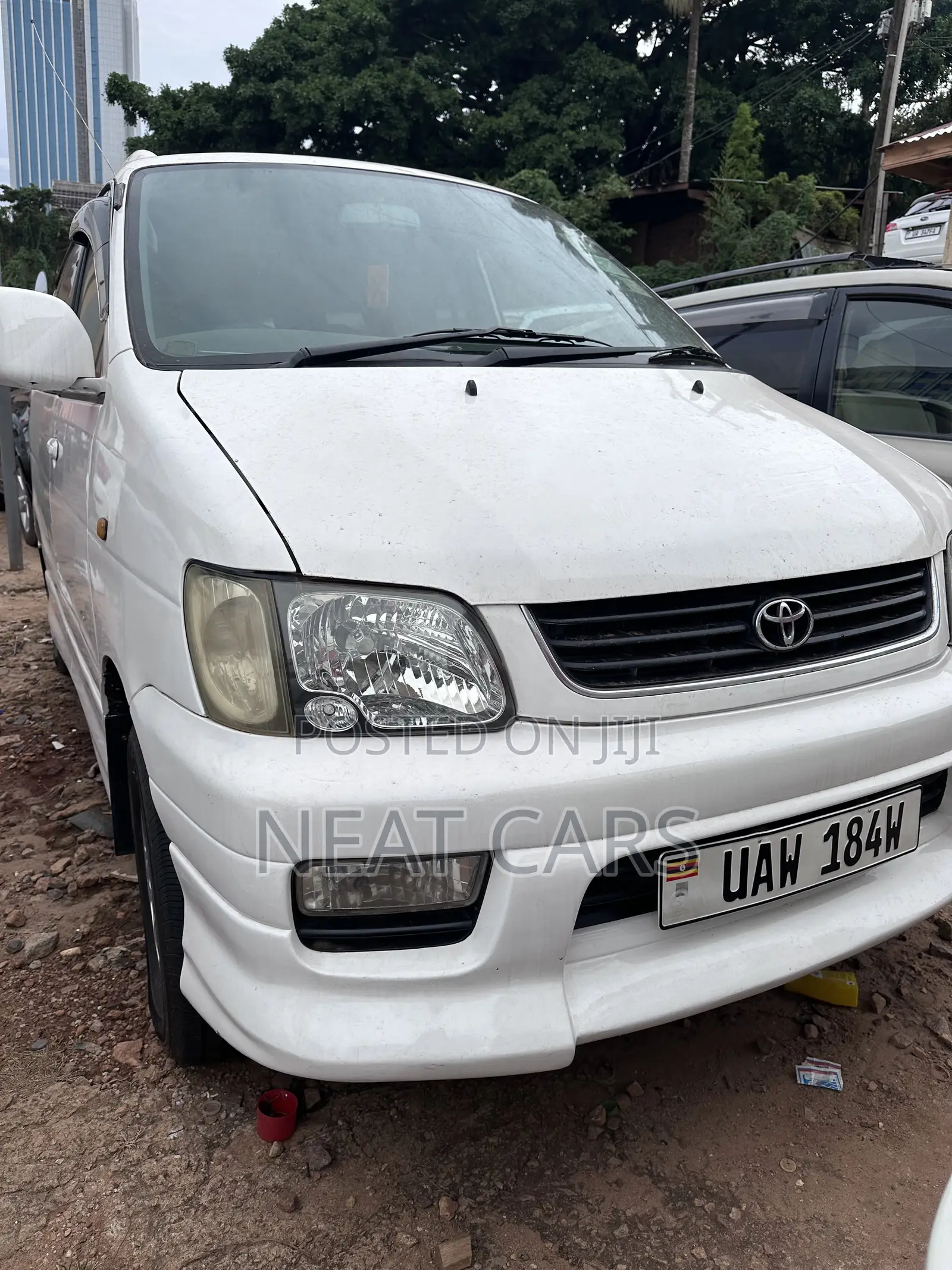 Toyota Noah 2001 White