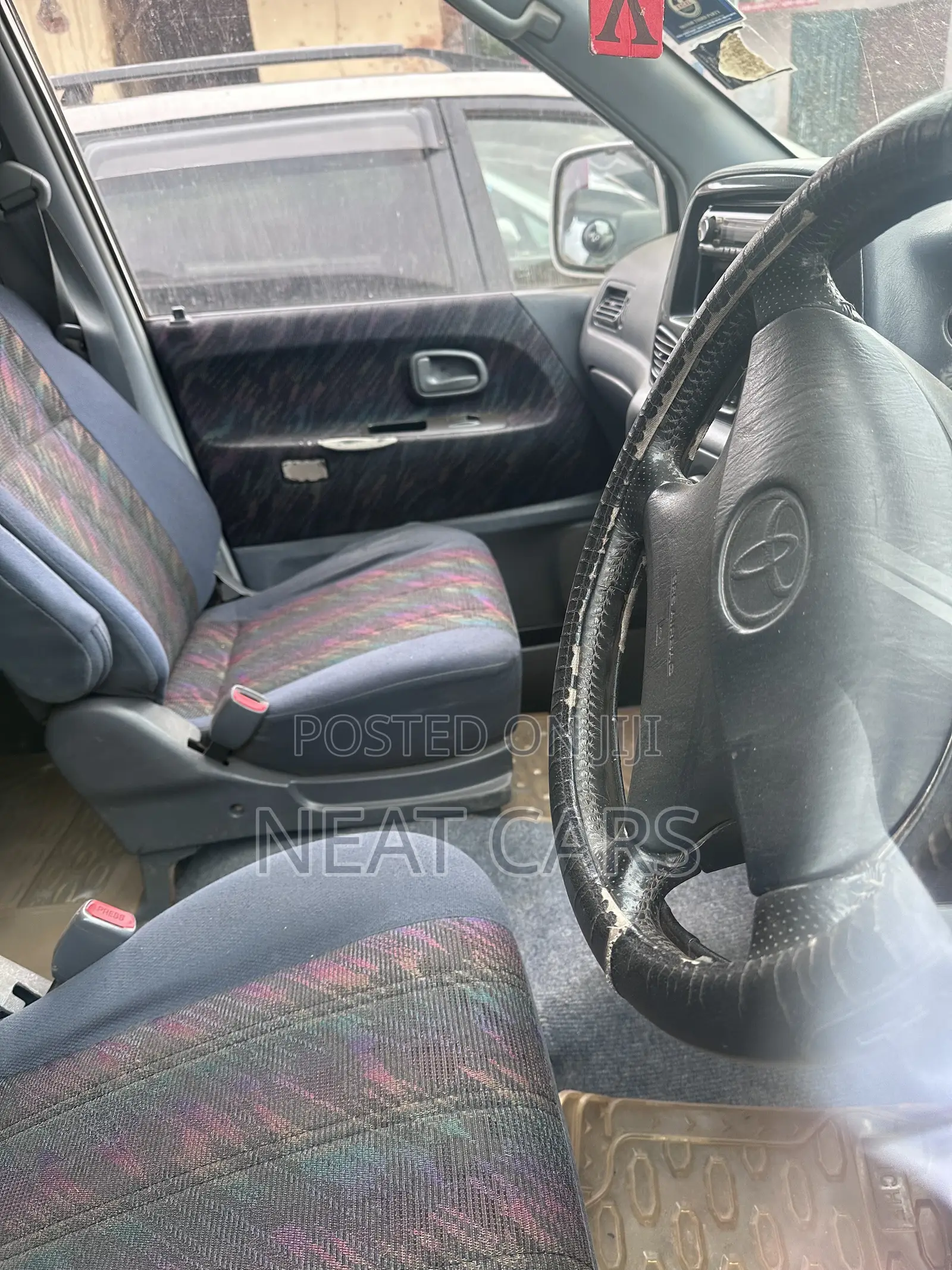 Toyota Noah 2001 White