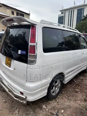 Toyota Noah 2001 White