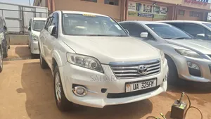 Toyota Vanguard 2012 White