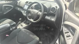 Toyota Vanguard 2012 White