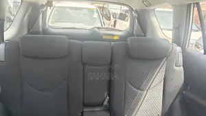 Toyota Vanguard 2012 White