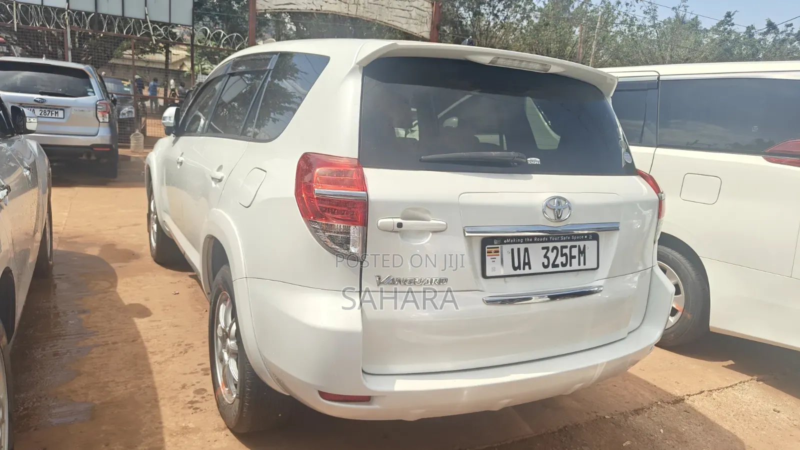 Toyota Vanguard 2012 White