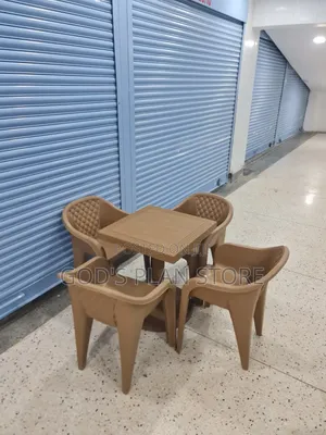Canadian Plastic Bar and Restaurant Plastic Table and Chairs