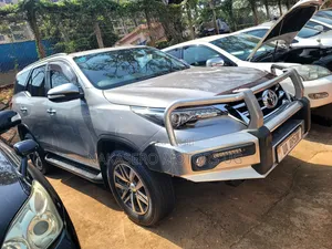 Toyota Fortuner 2.8 D RWD 2017 Silver