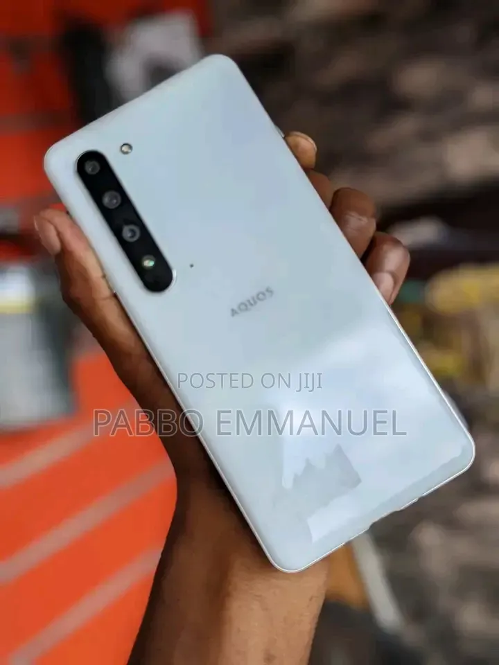 Sharp Aquos R5G 256 GB White