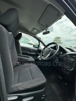 Toyota Noah 2.0 AWD (8 Seater) 2018 Black