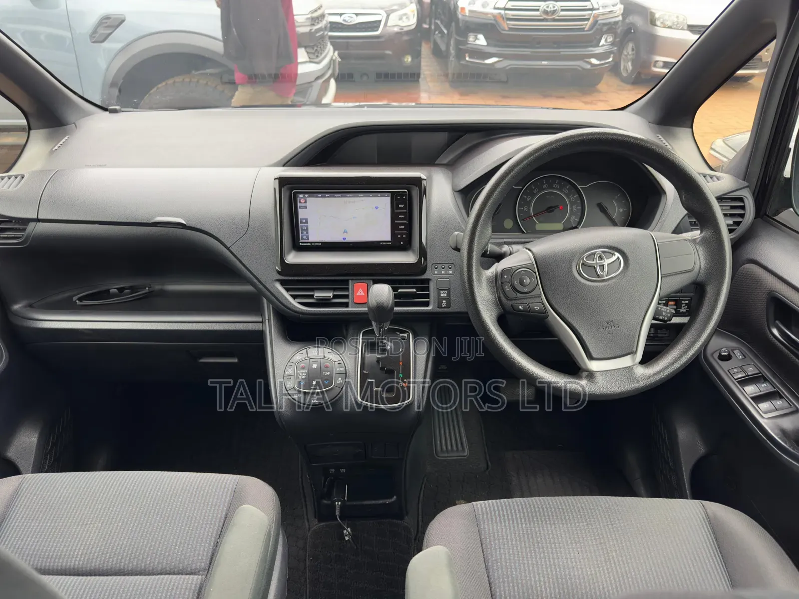 Toyota Noah 2.0 AWD (8 Seater) 2018 Black