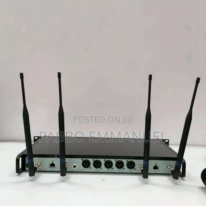 Shure Adq4 Wireless Microphone System