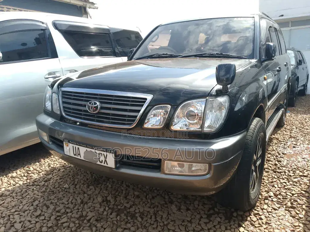 Toyota Land Cruiser Cygnus 4.7 2004 Black
