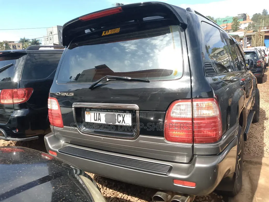 Toyota Land Cruiser Cygnus 4.7 2004 Black