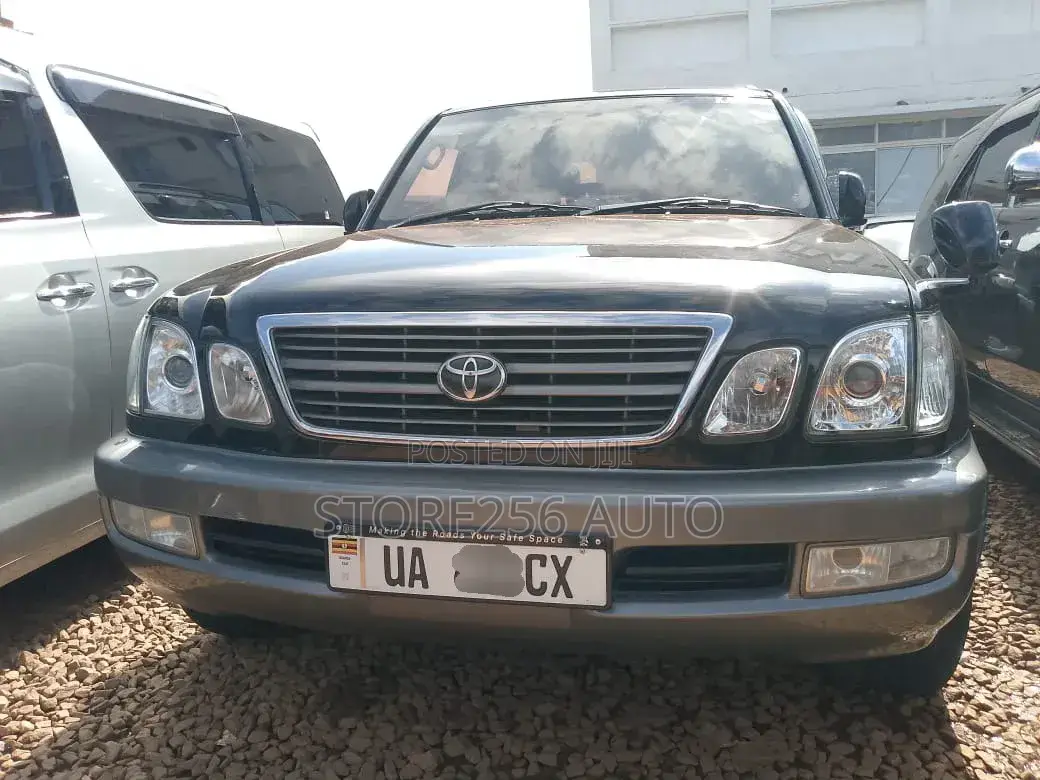 Toyota Land Cruiser Cygnus 4.7 2004 Black