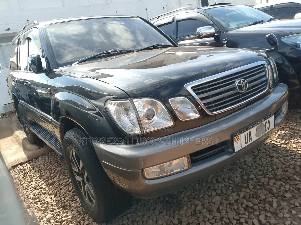 Toyota Land Cruiser Cygnus 4.7 2004 Black