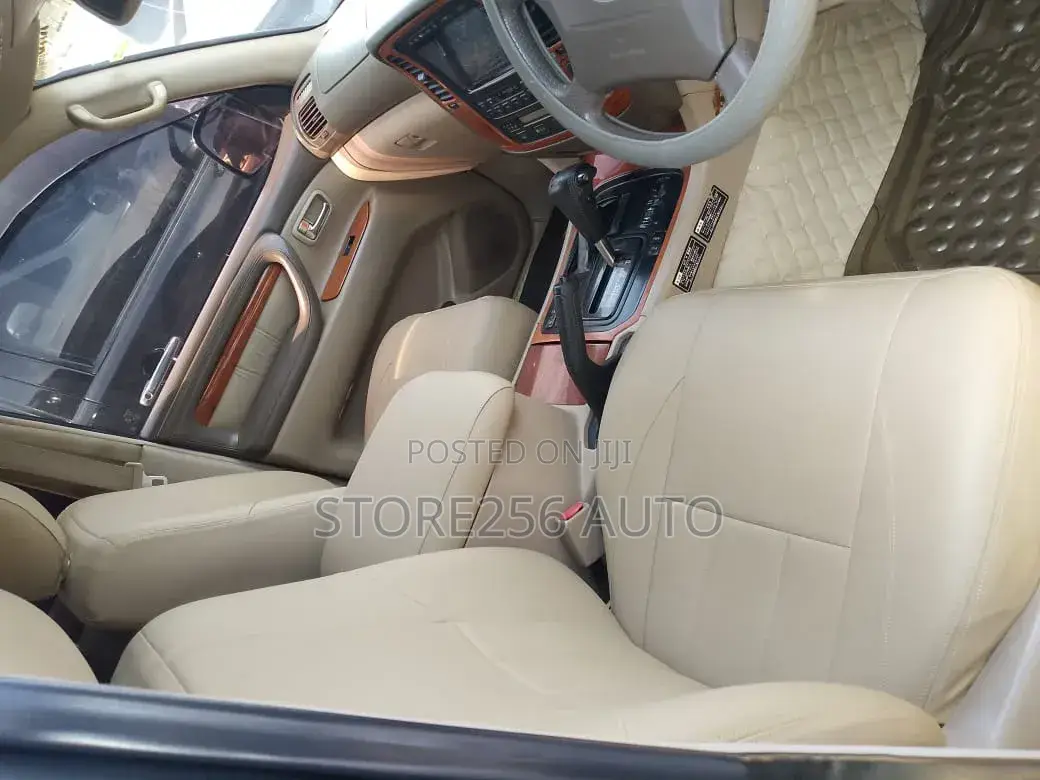 Toyota Land Cruiser Cygnus 4.7 2004 Black