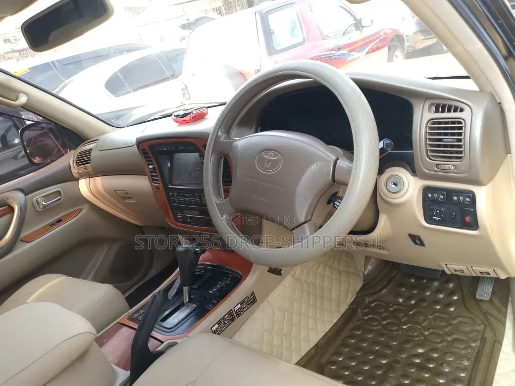 Toyota Land Cruiser Cygnus 4.7 2004 Black