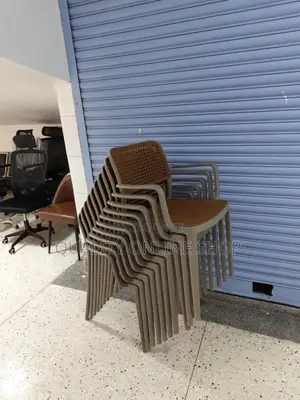 Canadian Plastic Chairs Plastic Chairs 1pc
