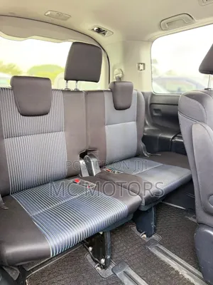 Toyota Noah 2.0 AWD (8 Seater) 2015 Black