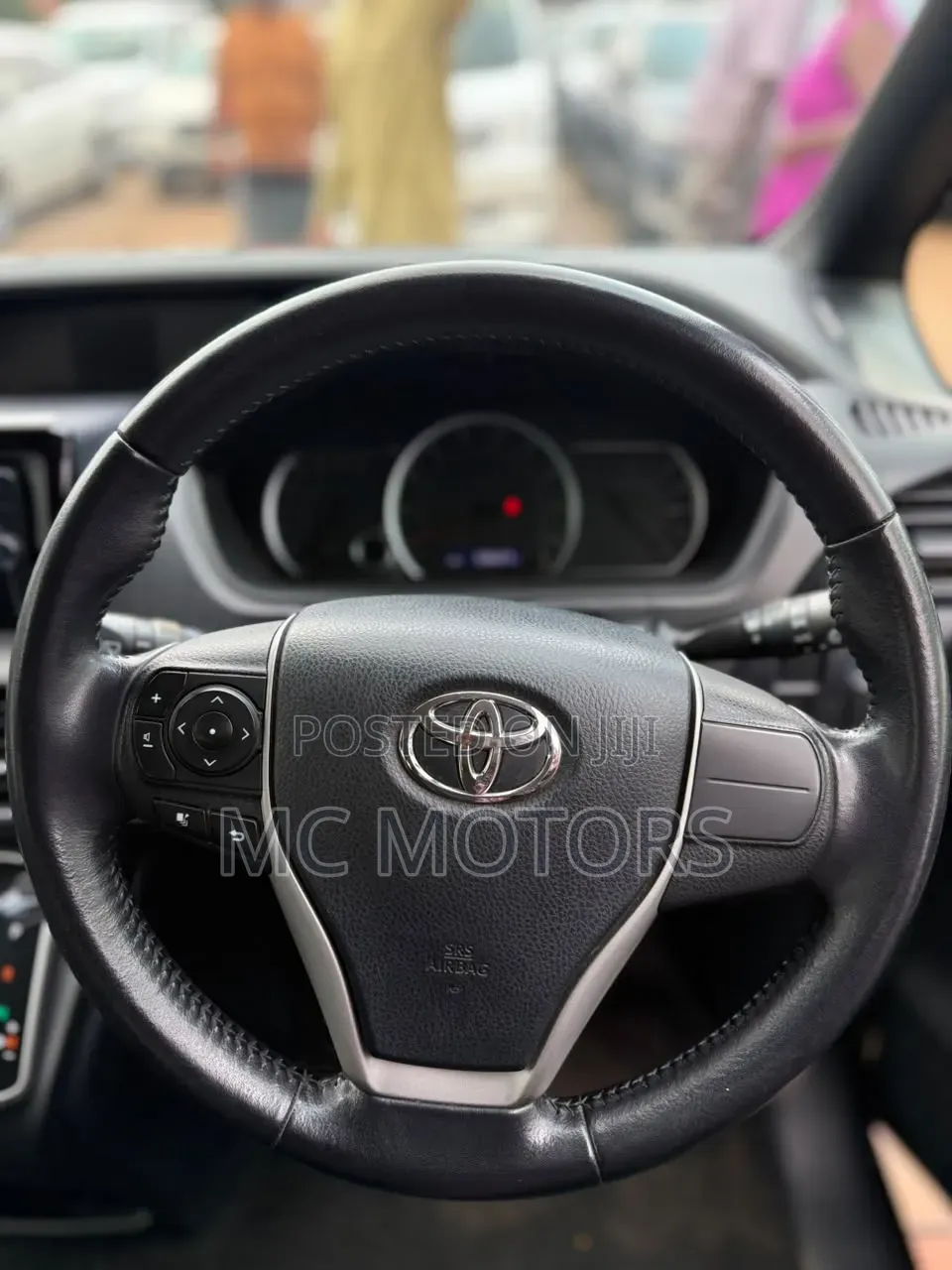Toyota Noah 2.0 AWD (8 Seater) 2015 Black