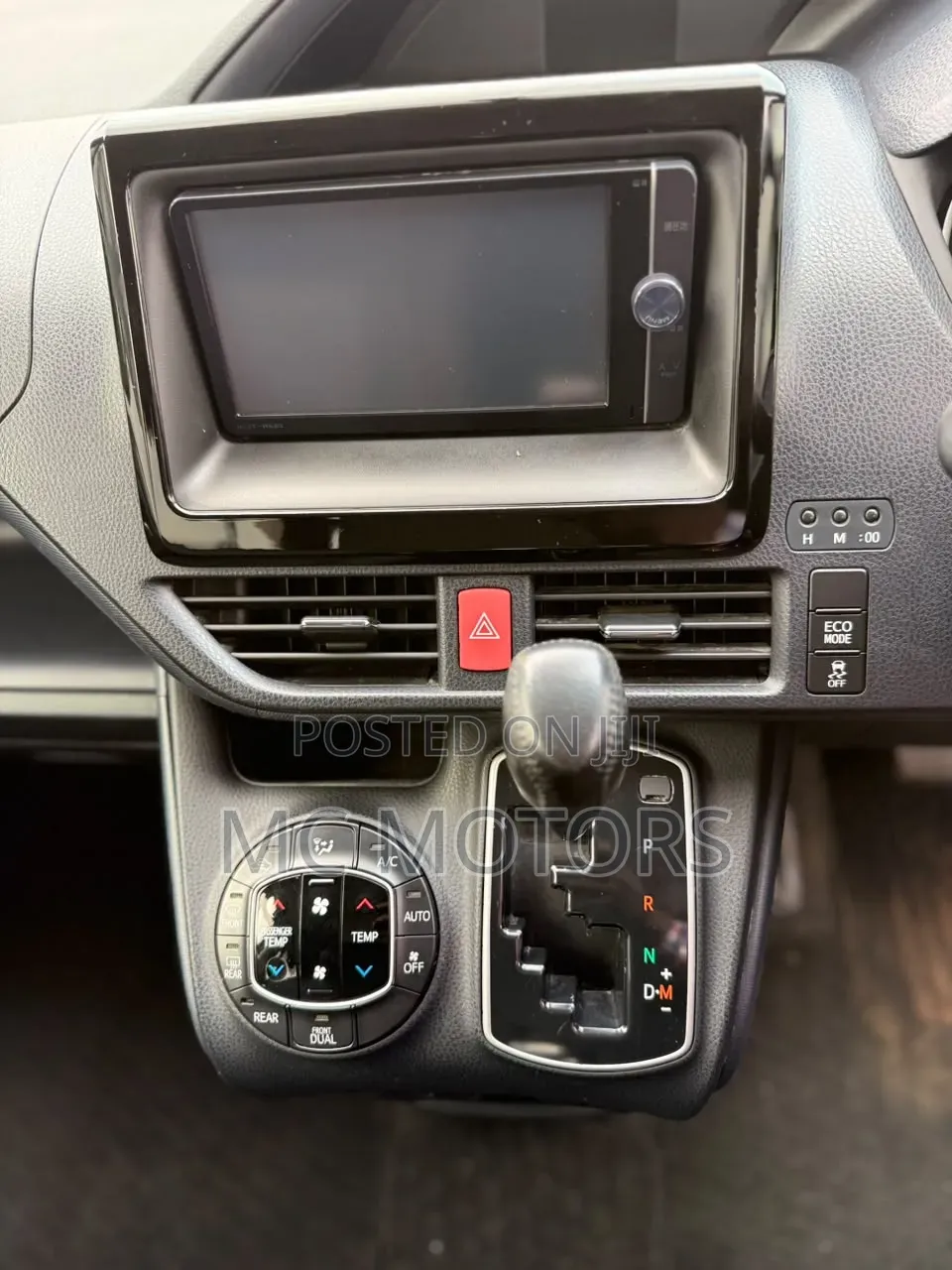 Toyota Noah 2.0 AWD (8 Seater) 2015 Black